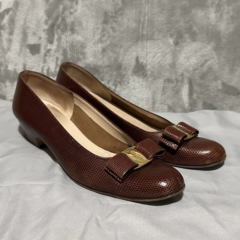 Salvatore Ferragamo Brown Leather Vara Lillaz Bow Pumps Heel Shoes Womens 9.5 A4 - Picture 2 of 14